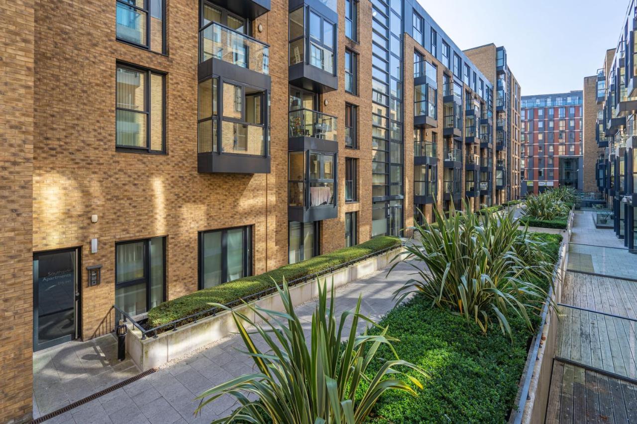 Birmingham City Centre Chinatown Apartments With Parking By Arcadian Exterior photo